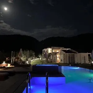Διαμέρισμα Castella, Βουρβουρού